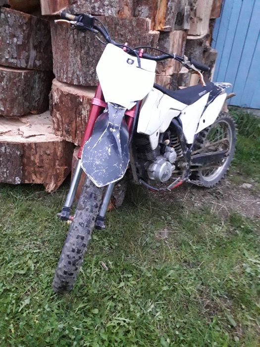 продам геон 250  під розборуку всі диталі  є пишід звоніт ціна  різна