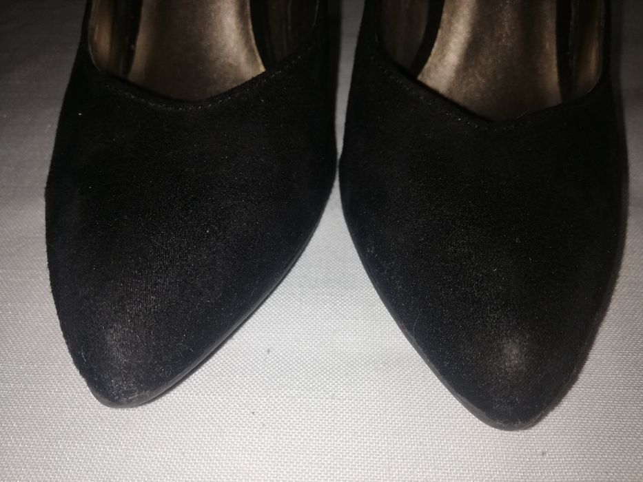 Czarne zamszowe szpilki rozm. 36