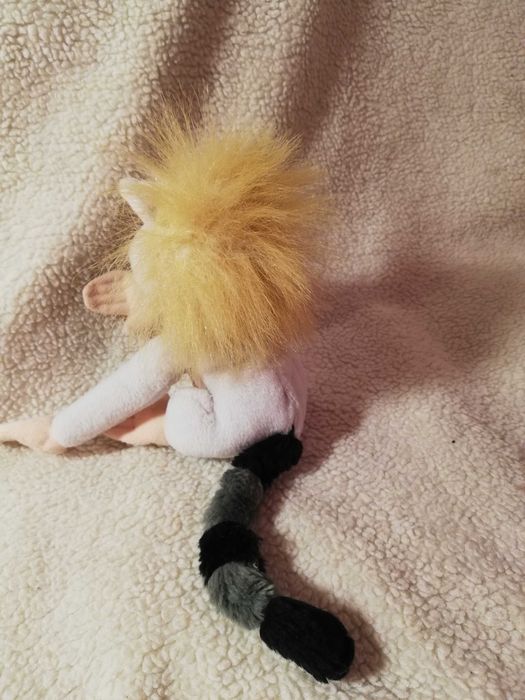 Maskotka lemur z bajki Tarzan król Dżungli licencja 17 cm Mattel