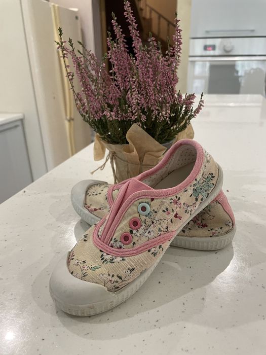 Кросівки та кеди на дівчинку устілки 17-17,5см