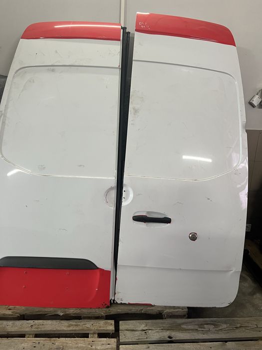 Двері задні в зборі 907,910. Крафтер