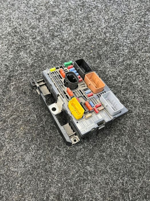 citroen c4 picasso moduł bsm skrzynka bezpieczników 9667044880