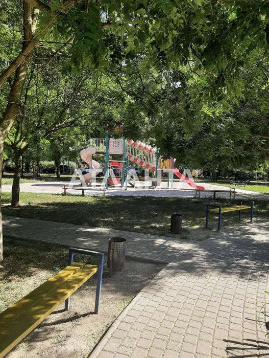 Трехкомнатная квартира Таирово Небесной сотни