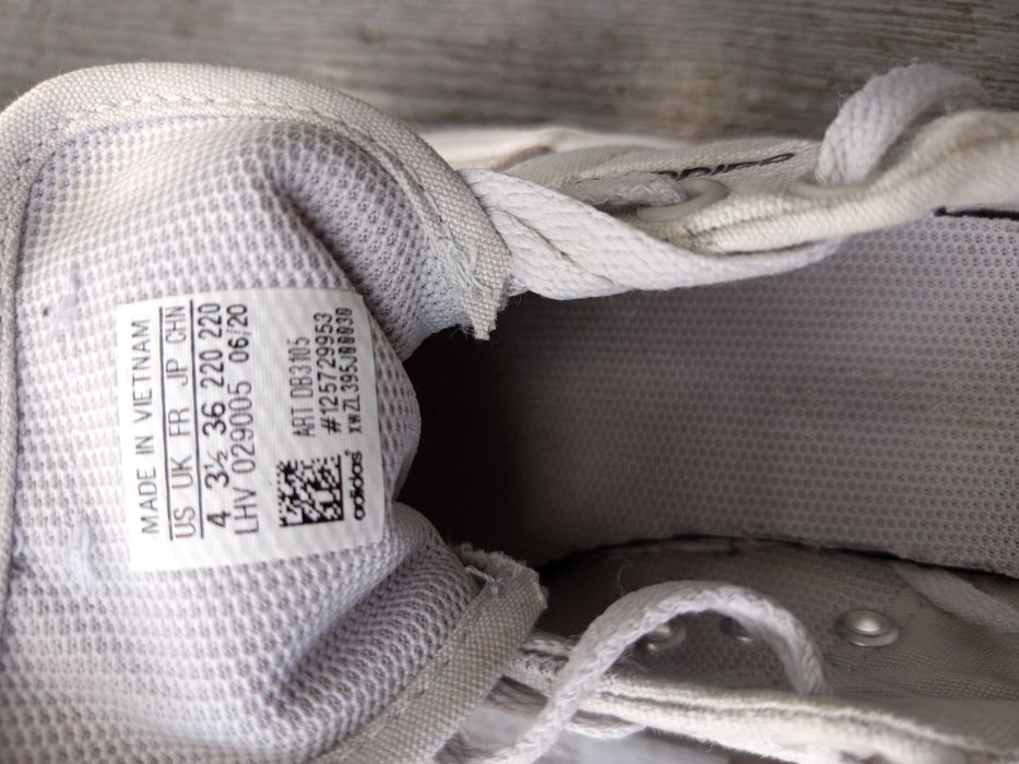 Стильні та Легкі Кеди Adidas