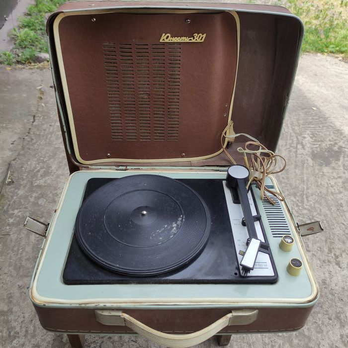 Электрофон "Юность - 301".