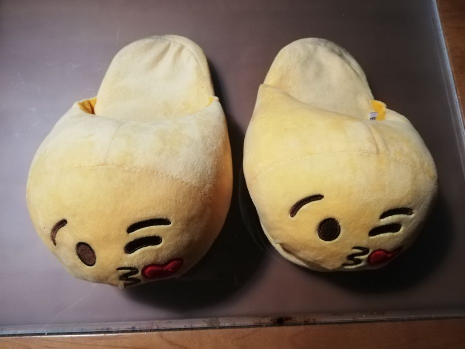 Pantufas com boneco, tamanho 36/38