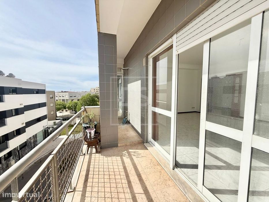 T3 com 154m² | 3 Varandas | Garagem Fechada | A 2 Passos do Metro e do