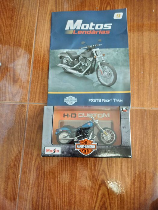Maquetes de motos de colecção e fascículos