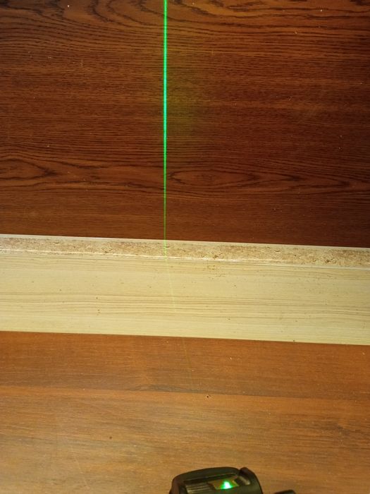 Laser DeWalt zielony