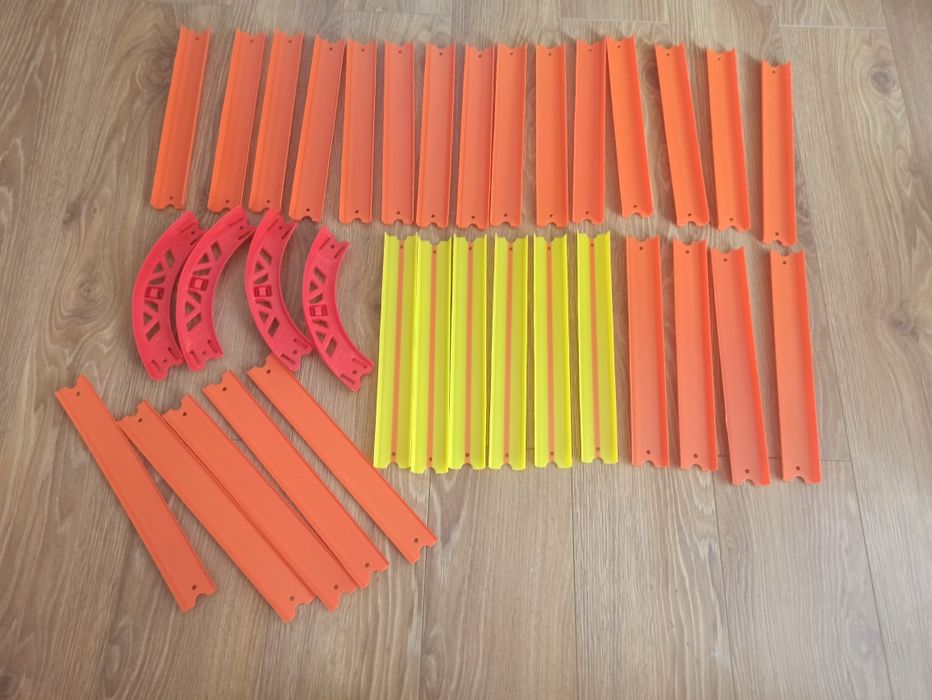 100 elementów - hot Wheels - track builder
