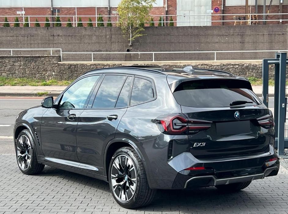 BMW iX3 M Sport Impressive