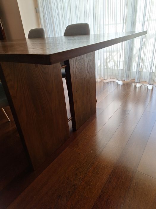 Conjunto mesa de sala de jantar e 6 cadeiras