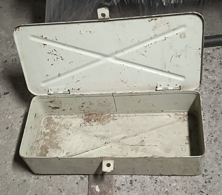 Skrzynka narzędziowa do ursusa