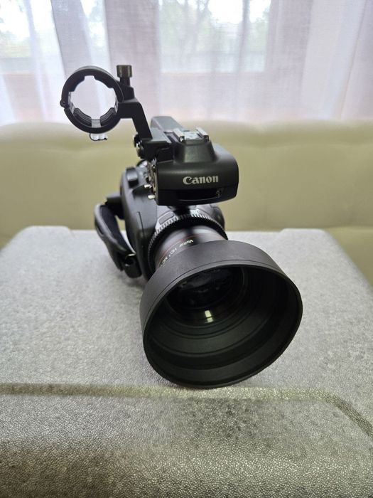 Камера Canon XA60