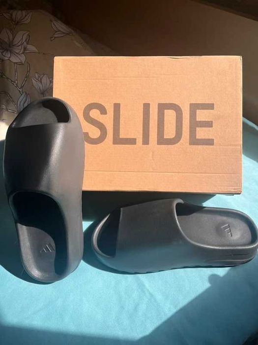 adidas Yeezy Slide .44