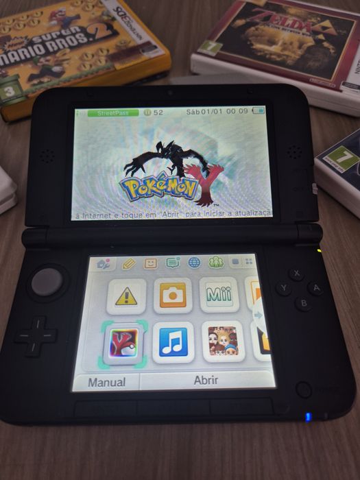 Nintendo 3DS XL Pokémon Edition Red + 4 jogos