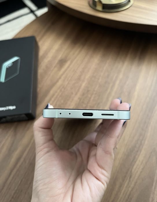 Samsung Galaxy Z Flip 6