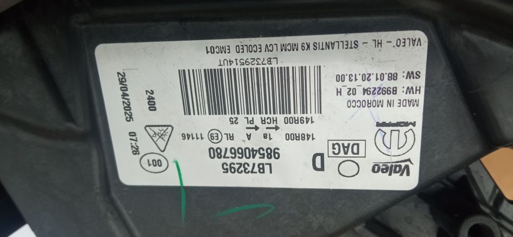 Peugeot Partner 4 IV Toyota Proace City Opel Combo Reflektor prawy