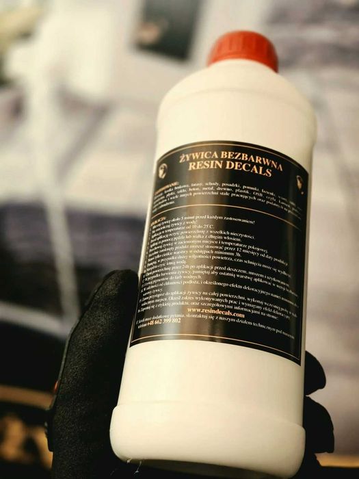 Żywica bezbarwna 1 l – ochrona betonu, drewna i kamienia | Polski producent Resin Decals