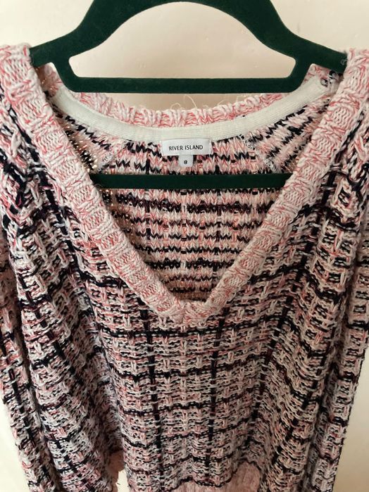 Kolorowy sweter z rozcięciami na ramionach River Island roz. S/M