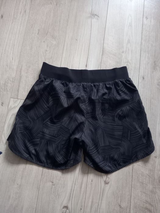 Продам шорты Asics