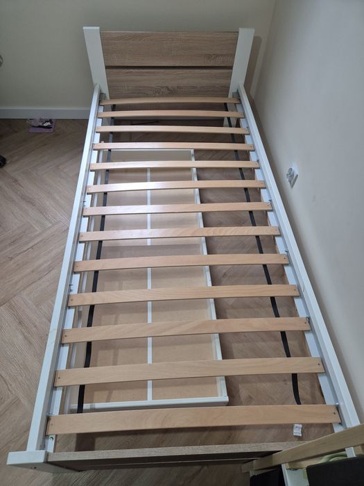 Łóżko 90x200 z materacem i szufladą