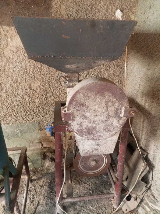 Млин для зерна великий