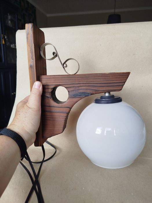 Kinkiet z mlecznym kloszem PRL