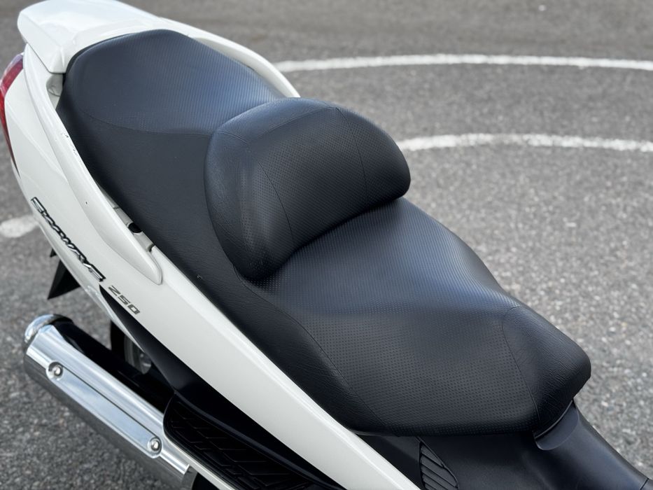 Продам  Максі скутер Suzuki Sky Weve 250 стан ідеаал, Можливий обмін на авто з моєю чи вашою доплаттю