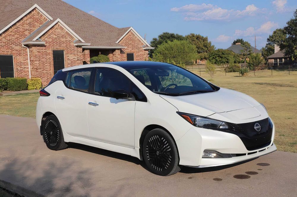 Nissan LEAF SV Plus      2025
