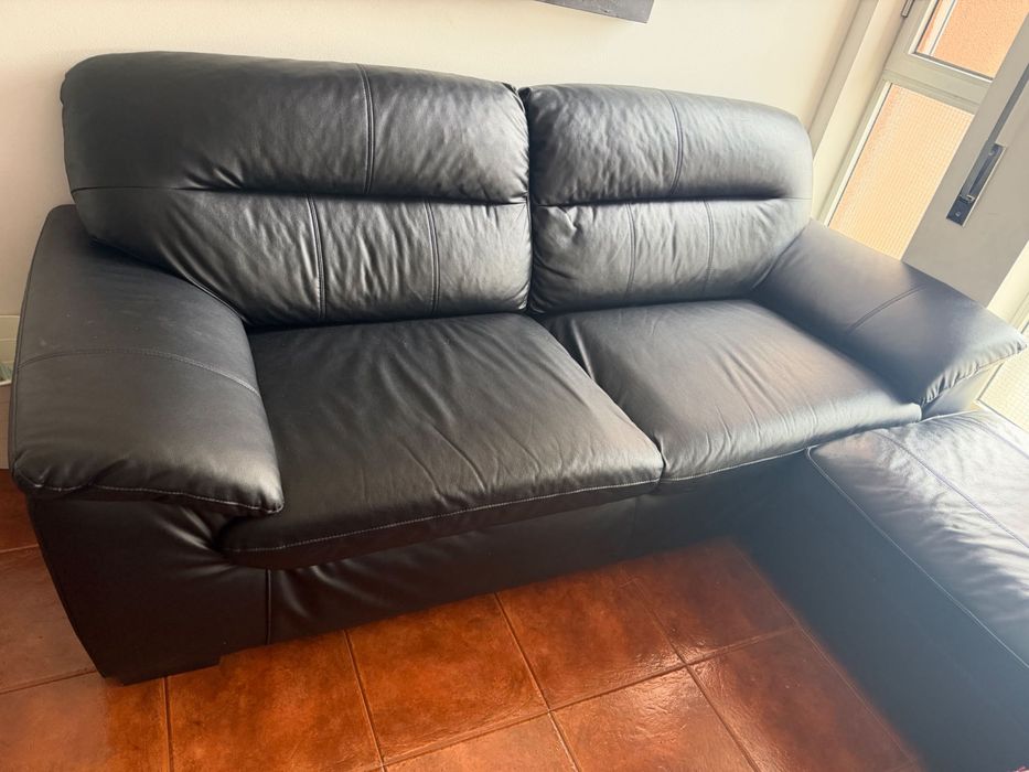 Sofa preto sintetico