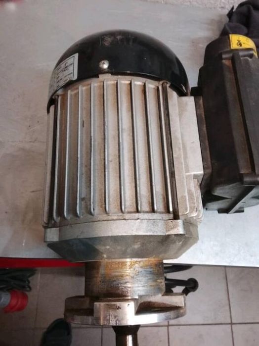 Silnik posuwu  1400/2800 obr/min