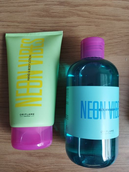 Zestaw neonowych kosmetyków pielęgnacyjnych od Oriflame
