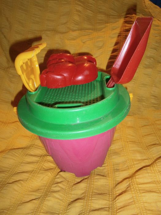 Песочница. из трех единиц набора.