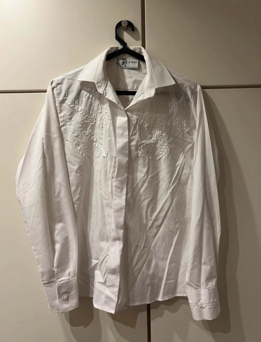 Traje Académico feminino IPVC