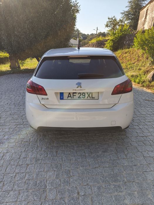 Peugeot 308 — fotografia 4