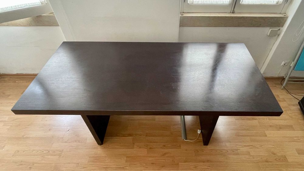 Mesa e Estante preta da Habitat