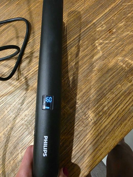 Випрямляч для волосся Philips