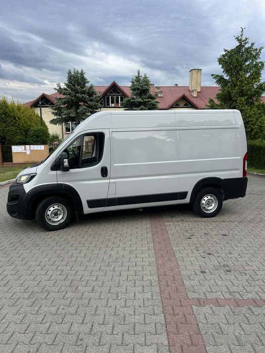 Fiat Ducato Maxi MJ L2H2  Fiat Ducato Maxi MJ L2H2, w stanie bardzo dobrym, rok produkcji 2022,