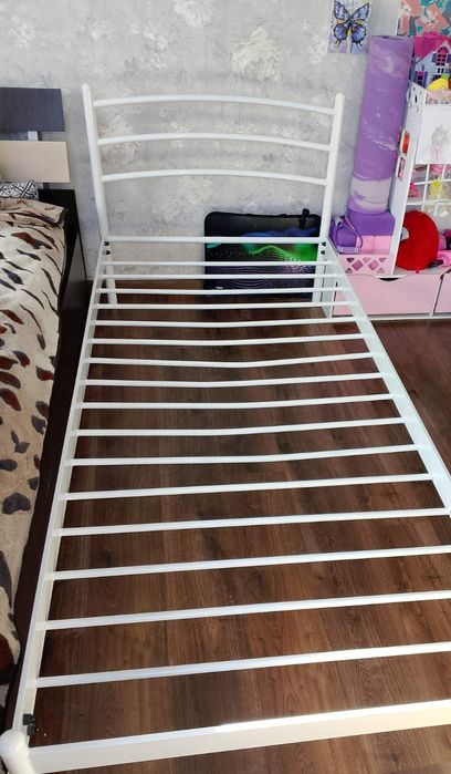 Продам дитяче ліжко з матрацом