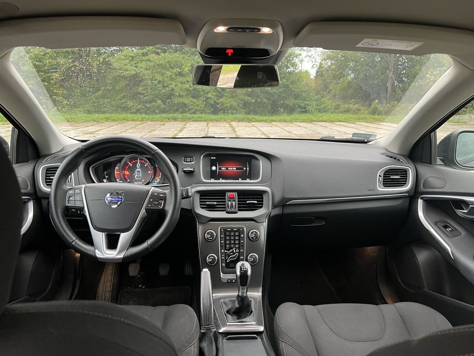 Volvo v40 1.6 d2 2014 manual