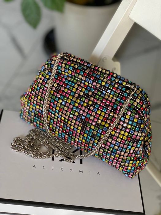 Вечірня сумочка в коробці