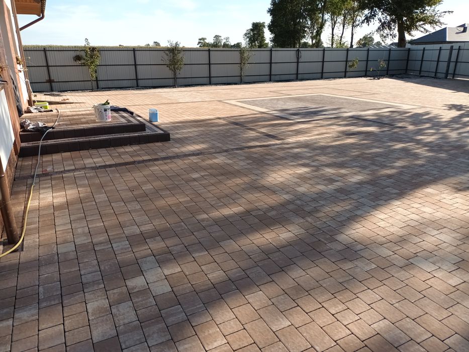 Układanie kostki brukowej