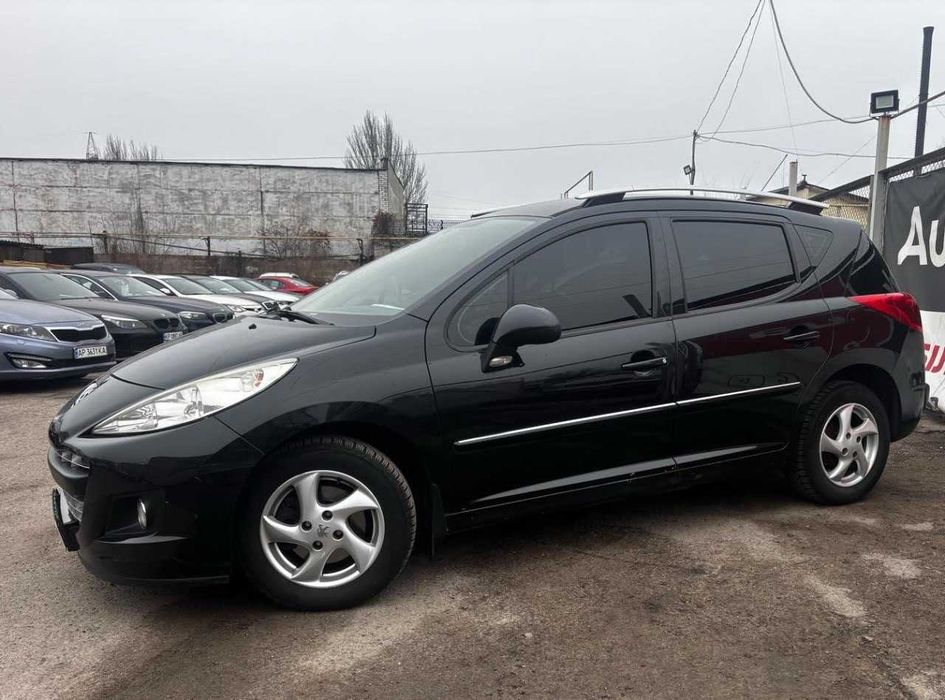 Продам Пежо 207 2012