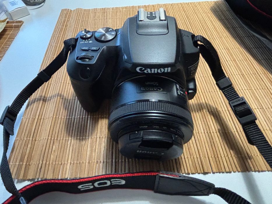 Zestaw Canon EOS 250D Jak NOWY 2 Obiektywy, Statyw, Akcesoria –OKAZJA!