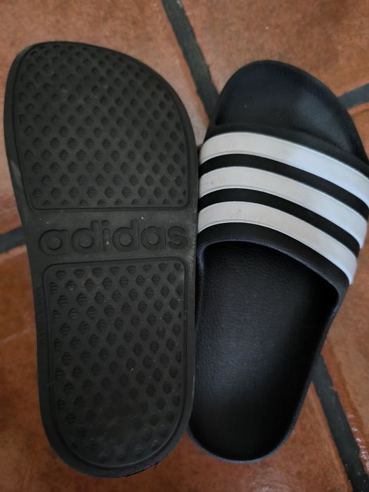 Chinelos Adidas tam33