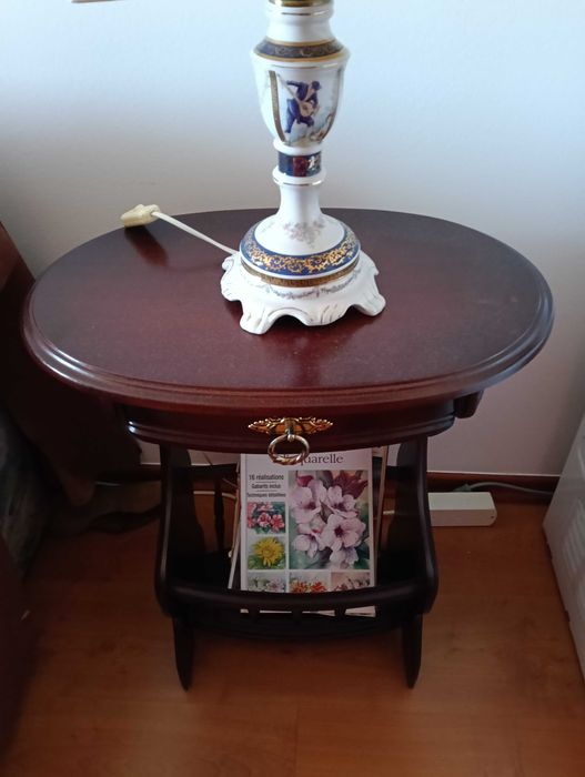 Sala completa - movel, sofa, cadeirão e mesa de apoio. Bom estado