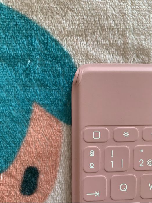 Logitech Keys-To-Go rosa slim ES (Bluetooth)64740676907521124