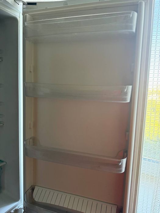 Продам холодильник Indesit