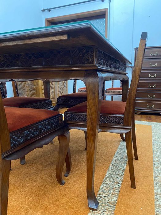 Mesa de sala trabalhada dos anos 60